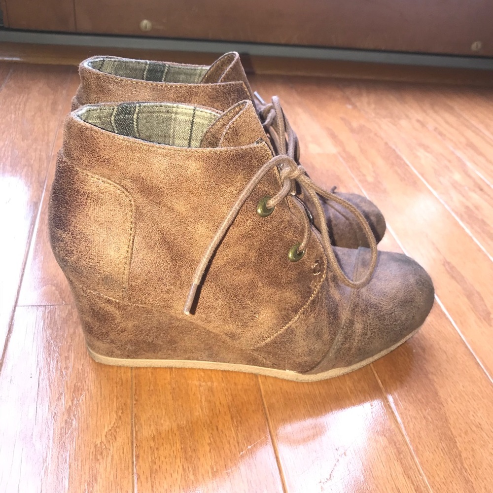 Tie booties wedges